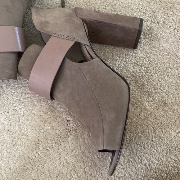 Louise et Cie (Vince Camuto) - open toe booties. - Picture 6 of 6